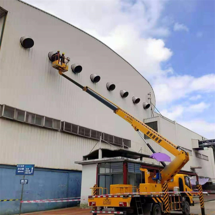 涟源高空作业车出租服务：专业广告牌安装解决方案